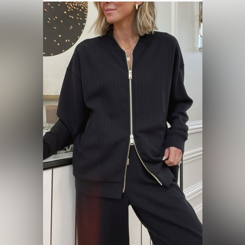 Splendid x @cellajaneblog
Rib Scuba Knit Zip-Up Jacket - Picture 5 of 5